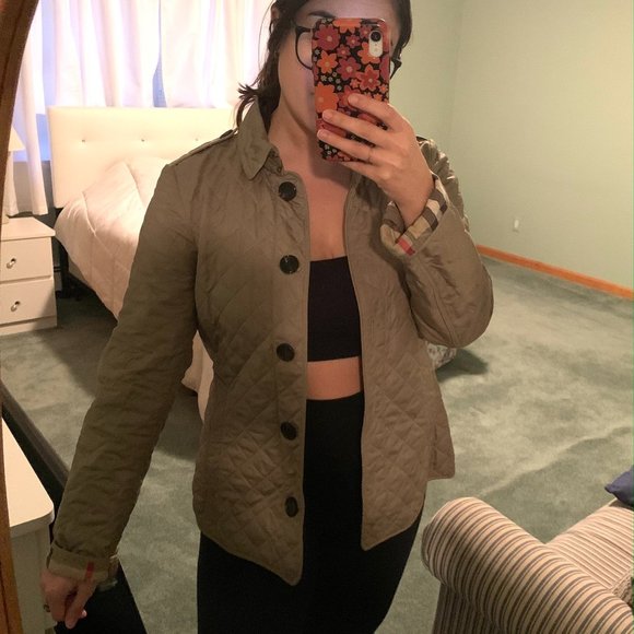 Burberry Jackets & Blazers - Burberry Classic Tan Quilted Buttoned Jacket Size Medium